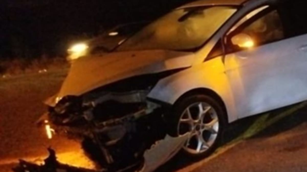 Acidente entre dois carros deixa duas pessoas feridas em Massaranduba