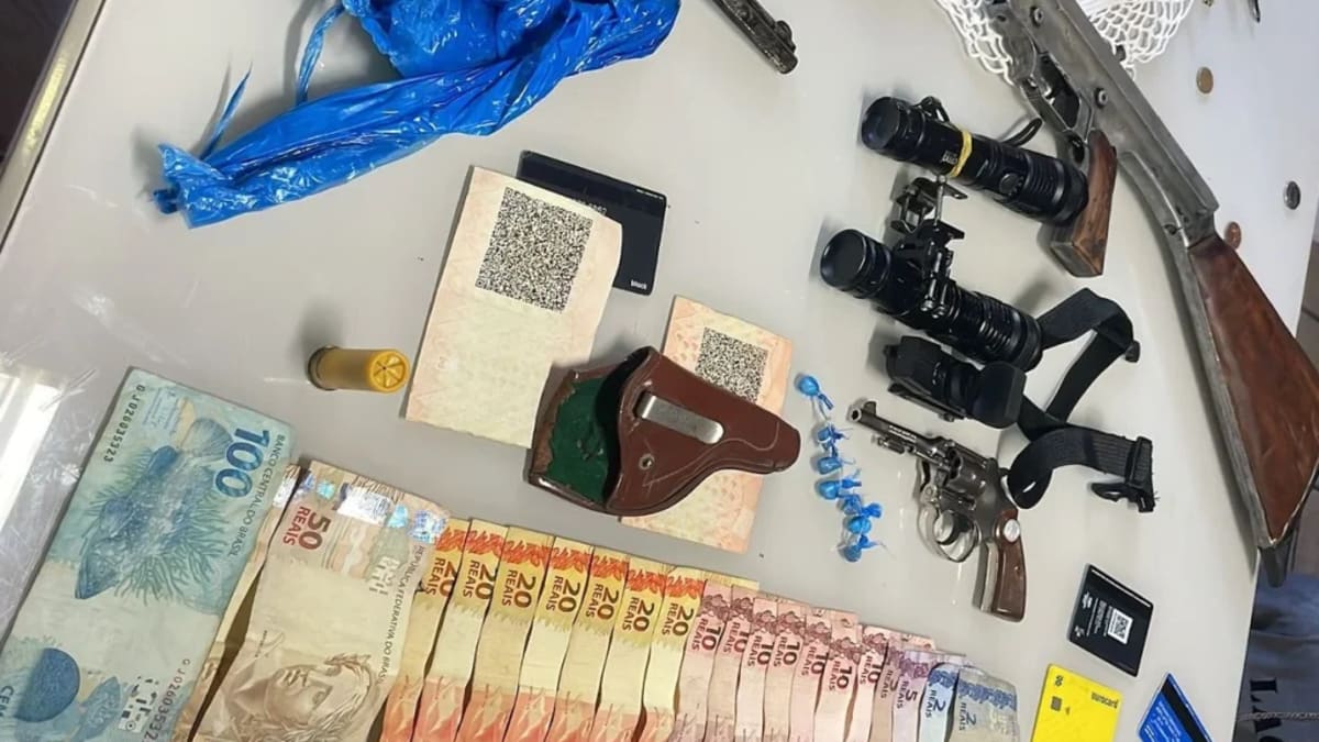 Casal é preso por tráfico de drogas e armas ilegais em Apiúna
