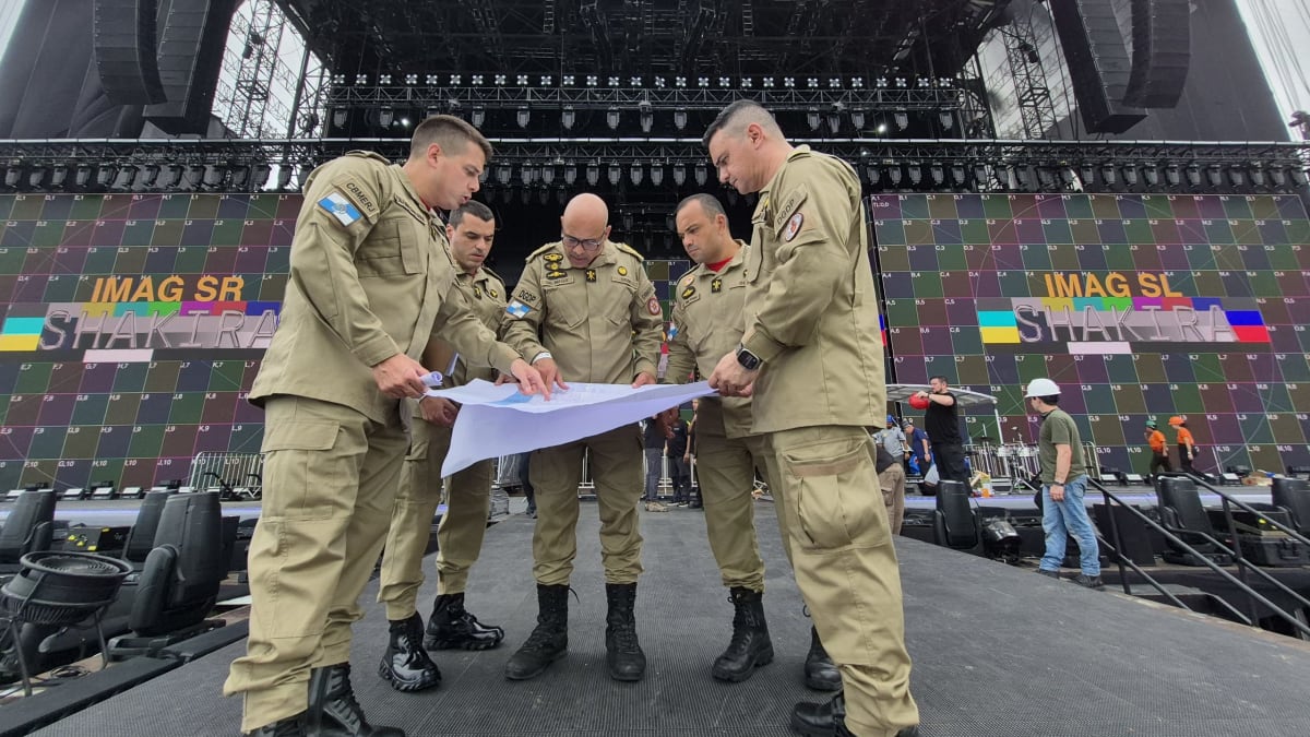 Corpo de Bombeiros realiza vistoria nas estruturas do show de Shakira em Copacabana