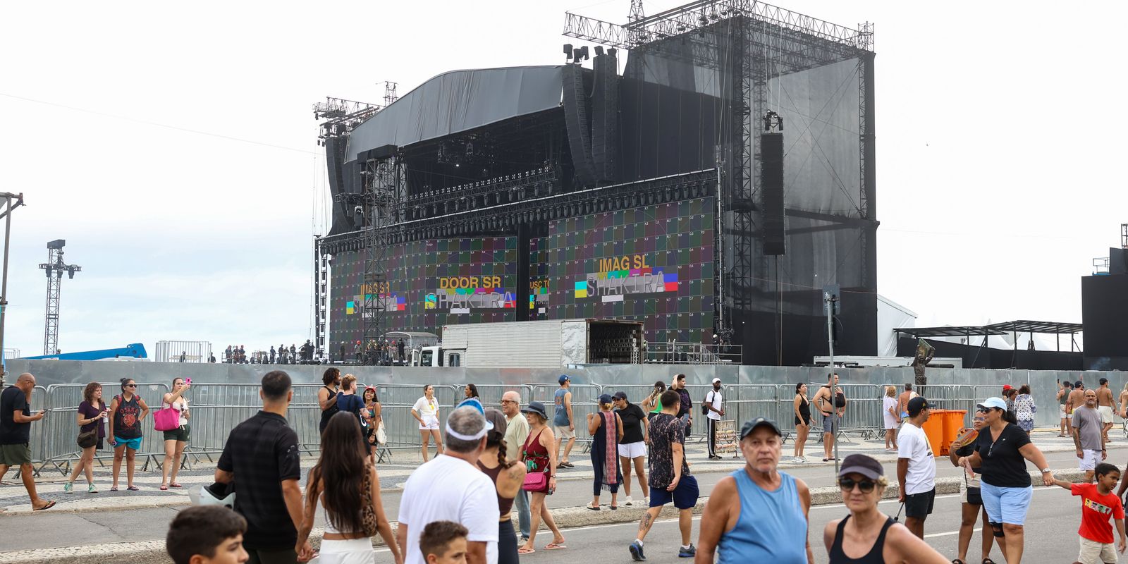 Polícia reforça segurança bilíngue no show de Shakira em Copacabana
