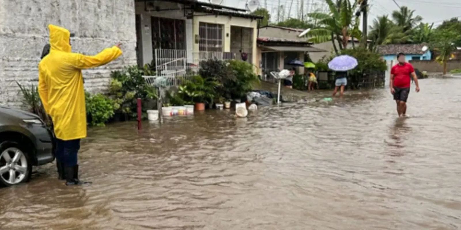 Fortes chuvas causam desalojamento e mortes em Pernambuco
