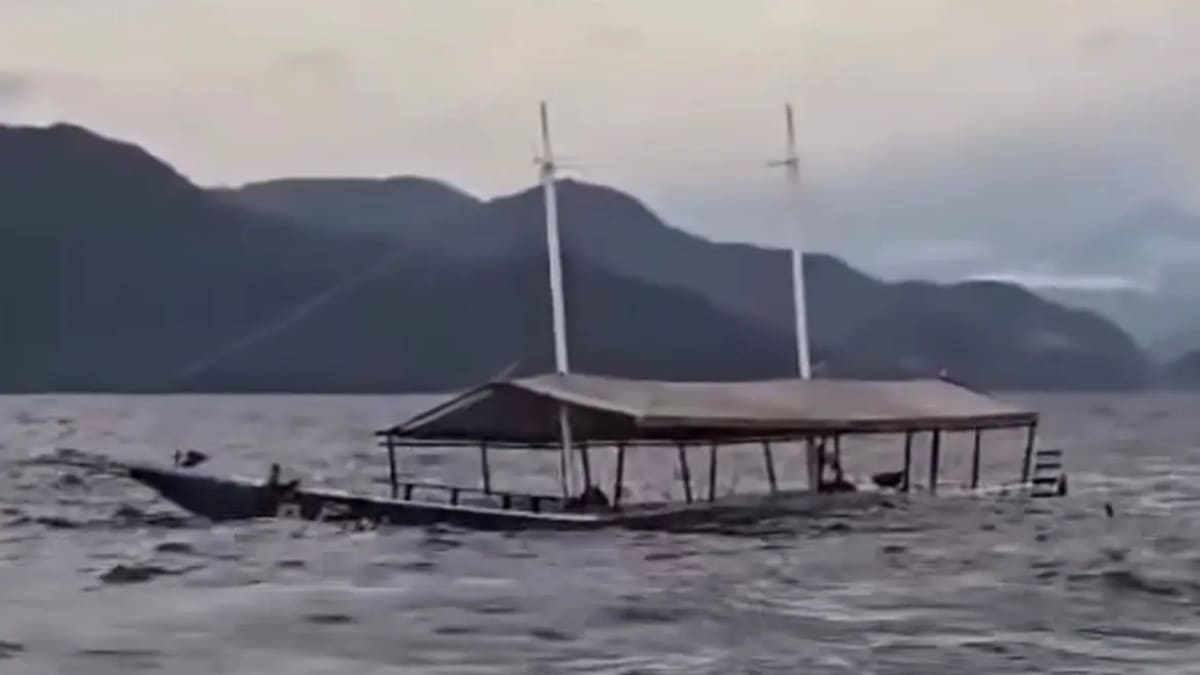 Embarcação fica à deriva após pane no motor e é resgatada por voluntários no litoral de SP