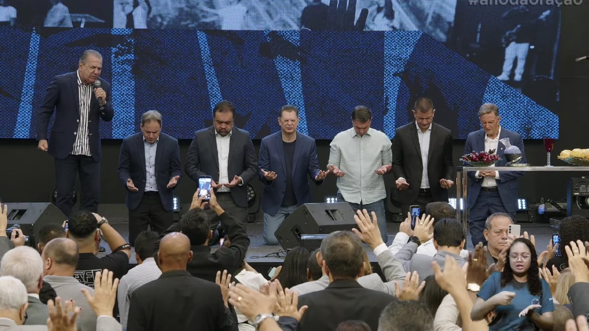 Pastor Silas Malafaia se reaproxima do grupo político do PL no Rio de Janeiro durante culto