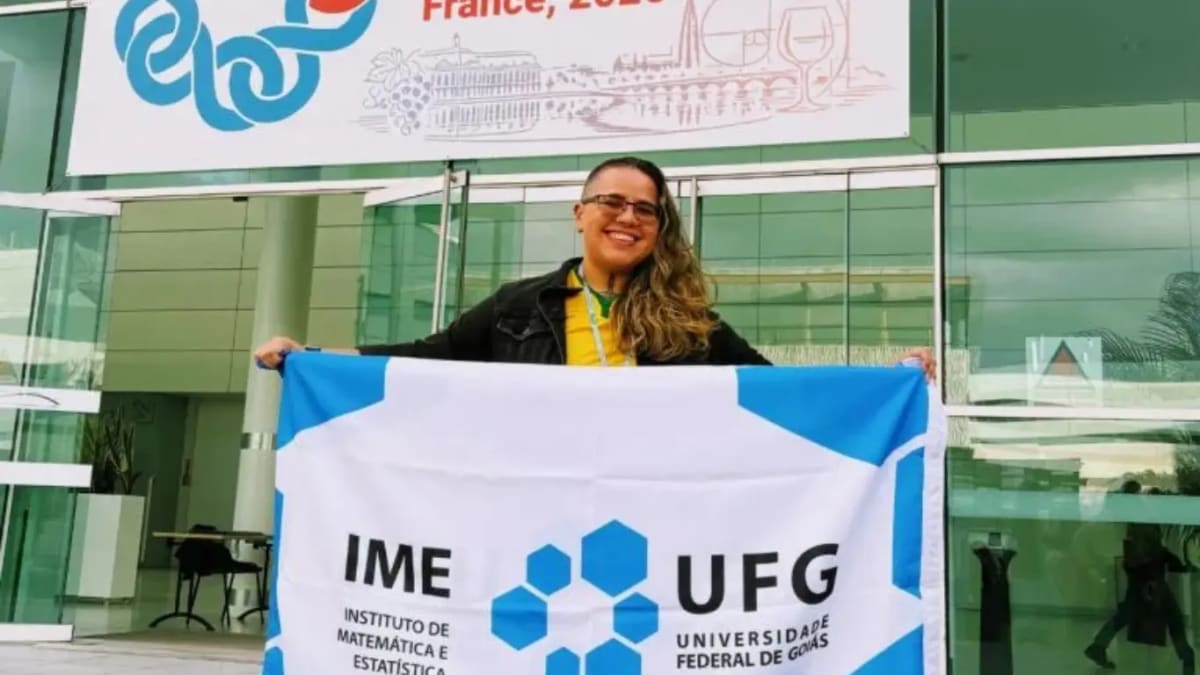 Equipe brasileira liderada por professora da UFG conquista resultado histórico na EGMO