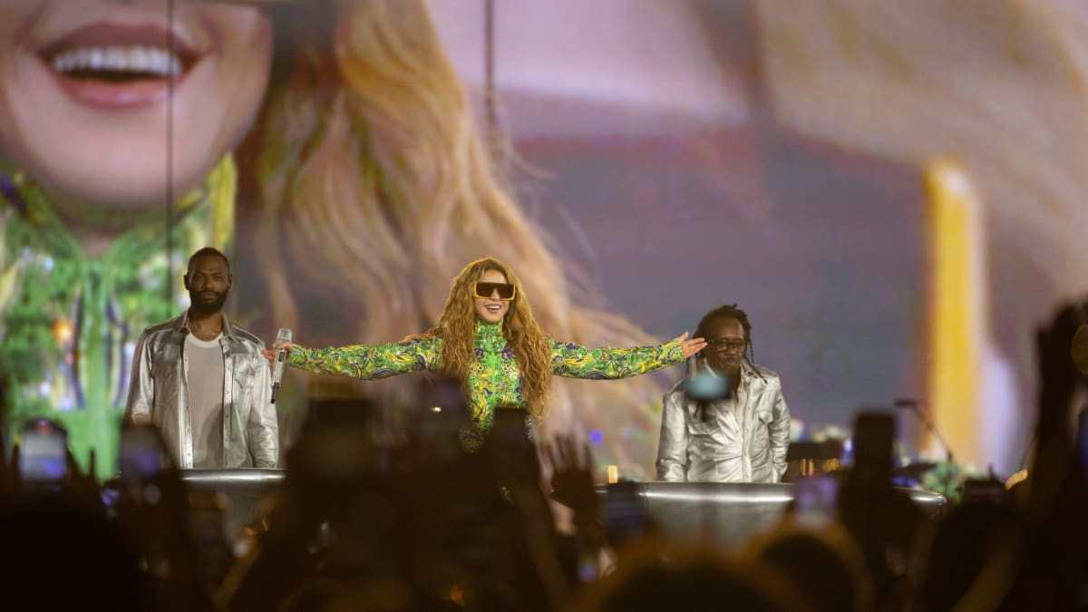 Show de Shakira em Copacabana reúne cerca de 2 milhões de pessoas e entra para a história do Rio