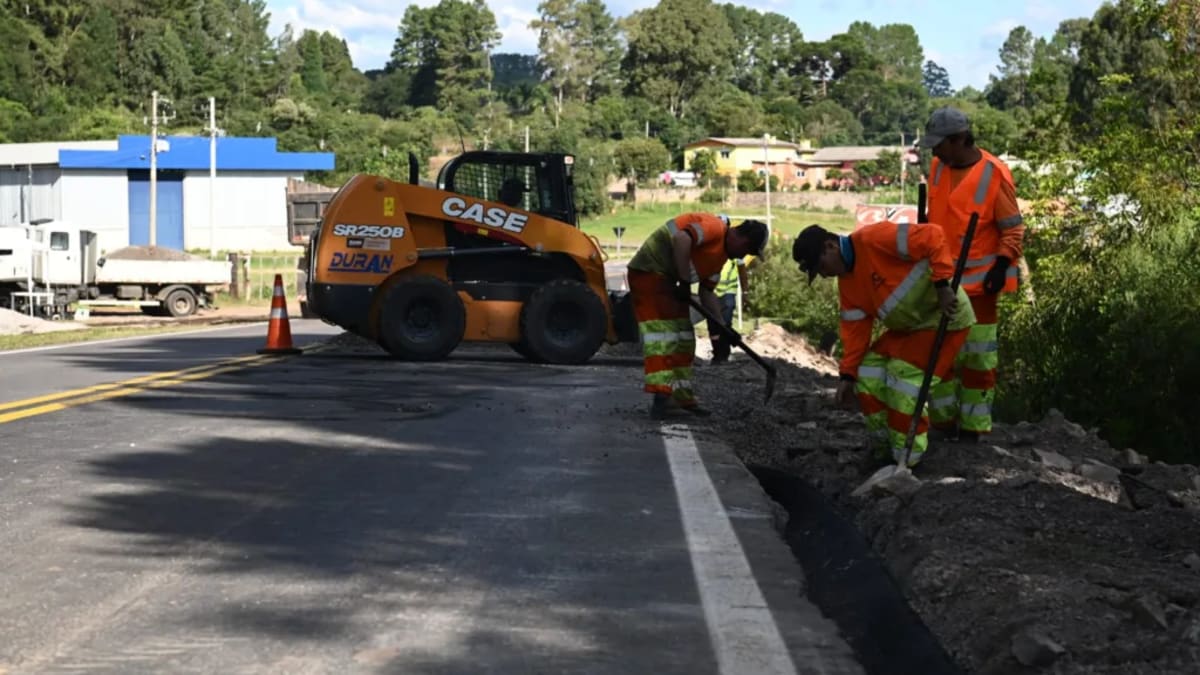 Obras provocam bloqueios e pare e siga em rodovias da Serra e Vale do Caí