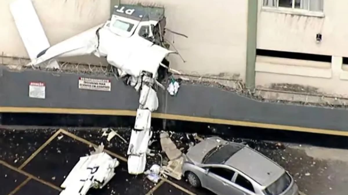 Avião monomotor cai em prédio residencial no bairro Silveira, em Belo Horizonte