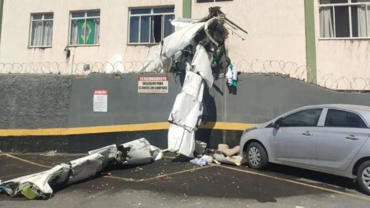 Avião cai e atinge prédio em Belo Horizonte; duas mortes são confirmadas