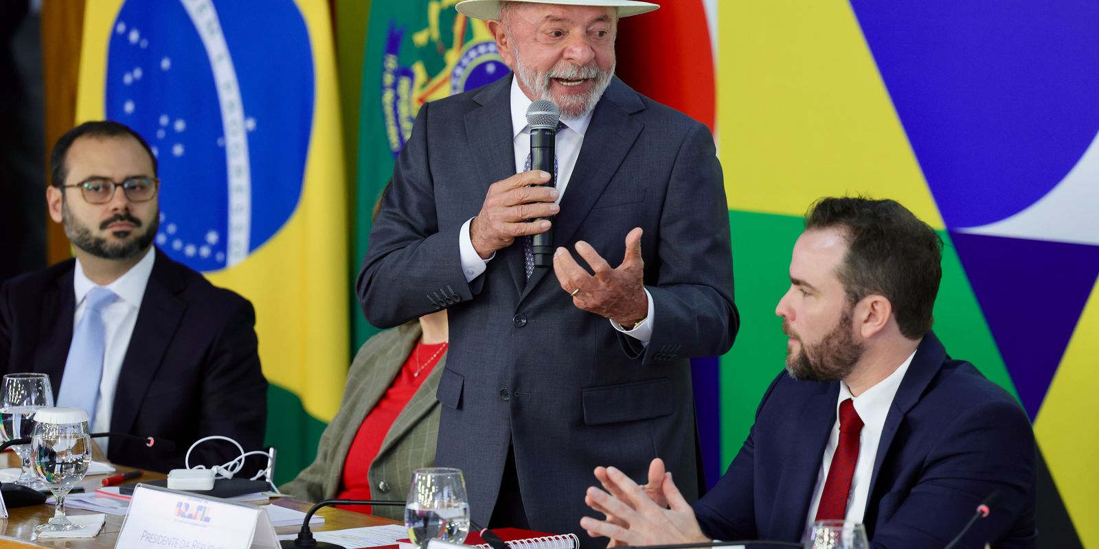 Lula lança novo Desenrola Brasil para renegociação de dívidas