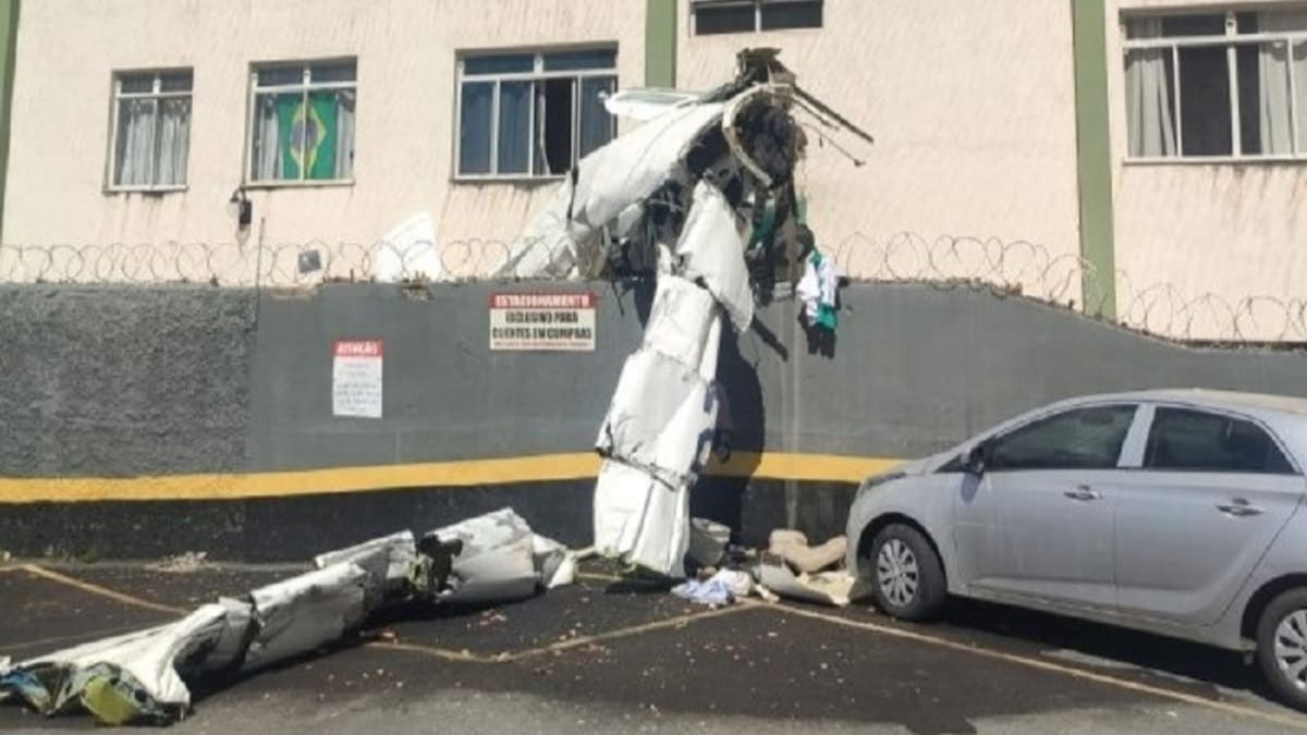 Três homens em estado grave são internados após queda de avião em BH