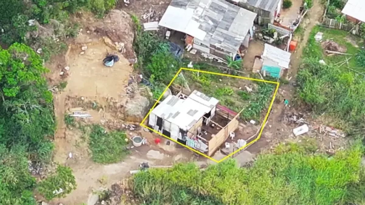 Quatro construções irregulares são demolidas em Florianópolis