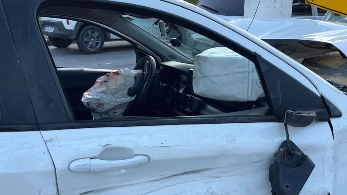 Motorista embriagado causa acidente em Balneário Camboriú e tenta fugir