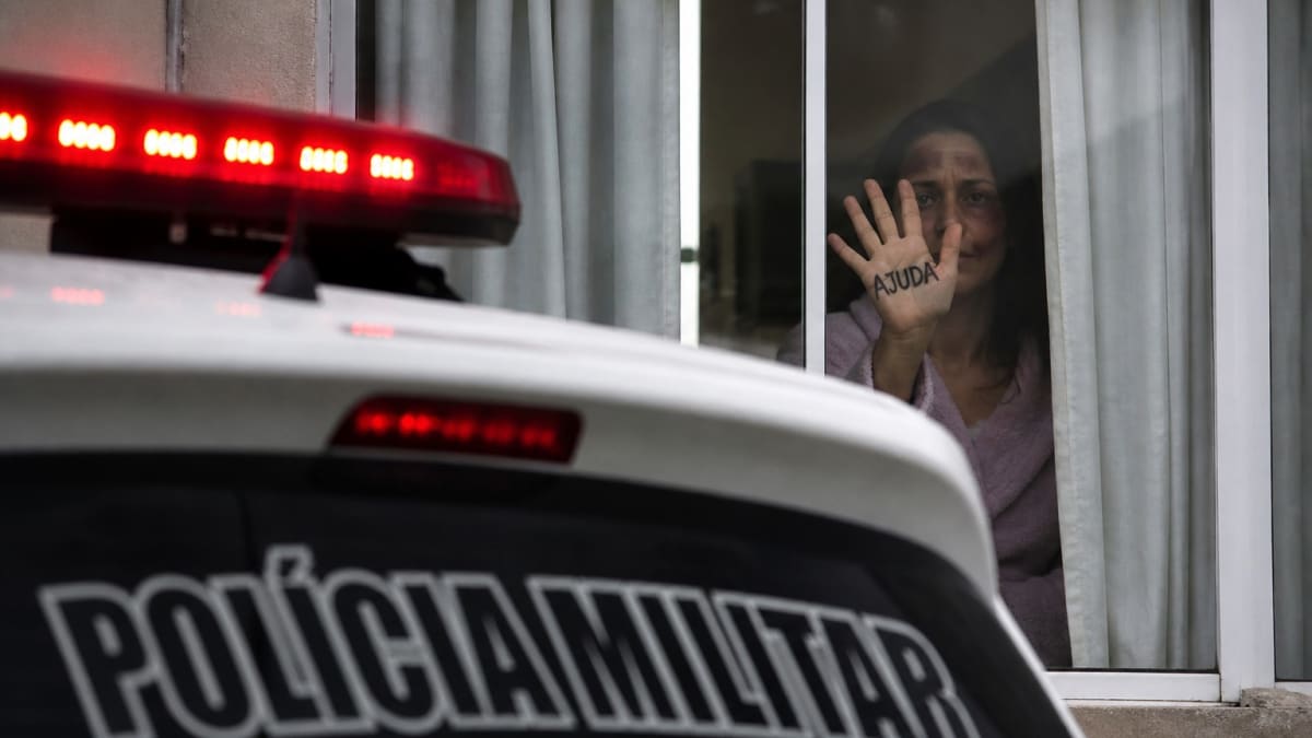 Mulher é resgatada após agressões do ex-marido em Indaial, SC