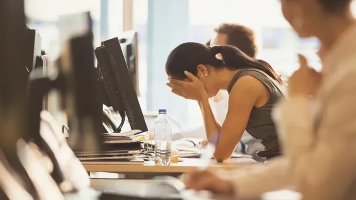 Goiás cria empregos, mas salário médio recua e acende alerta sobre qualidade das vagas