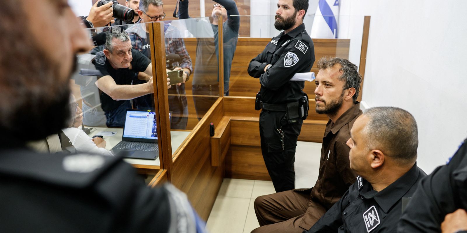 Prisão de ativista brasileiro em Israel é prorrogada