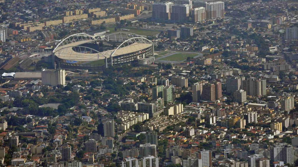 CET-Rio implanta operação de trânsito para jogo no Estádio Nilton Santos