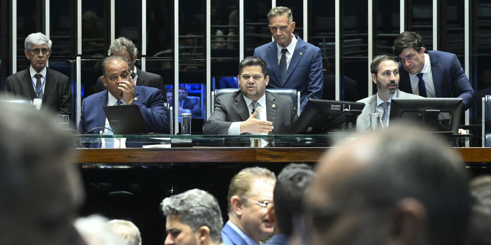 Congresso promulga Lei da Dosimetria reduzindo penas do 8 de janeiro