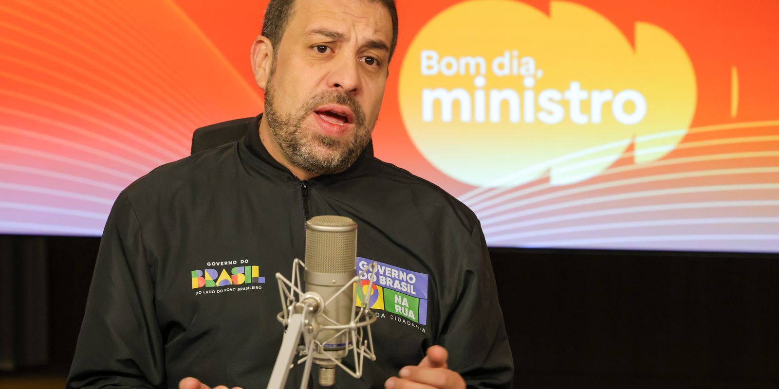Ministro critica juros altos e aposta como causa do endividamento