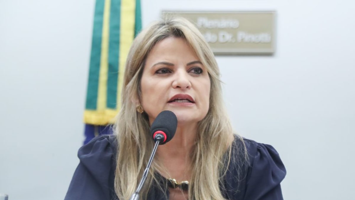 Ala do MDB passa a defender nome de Flávia Morais para a vice de Daniel