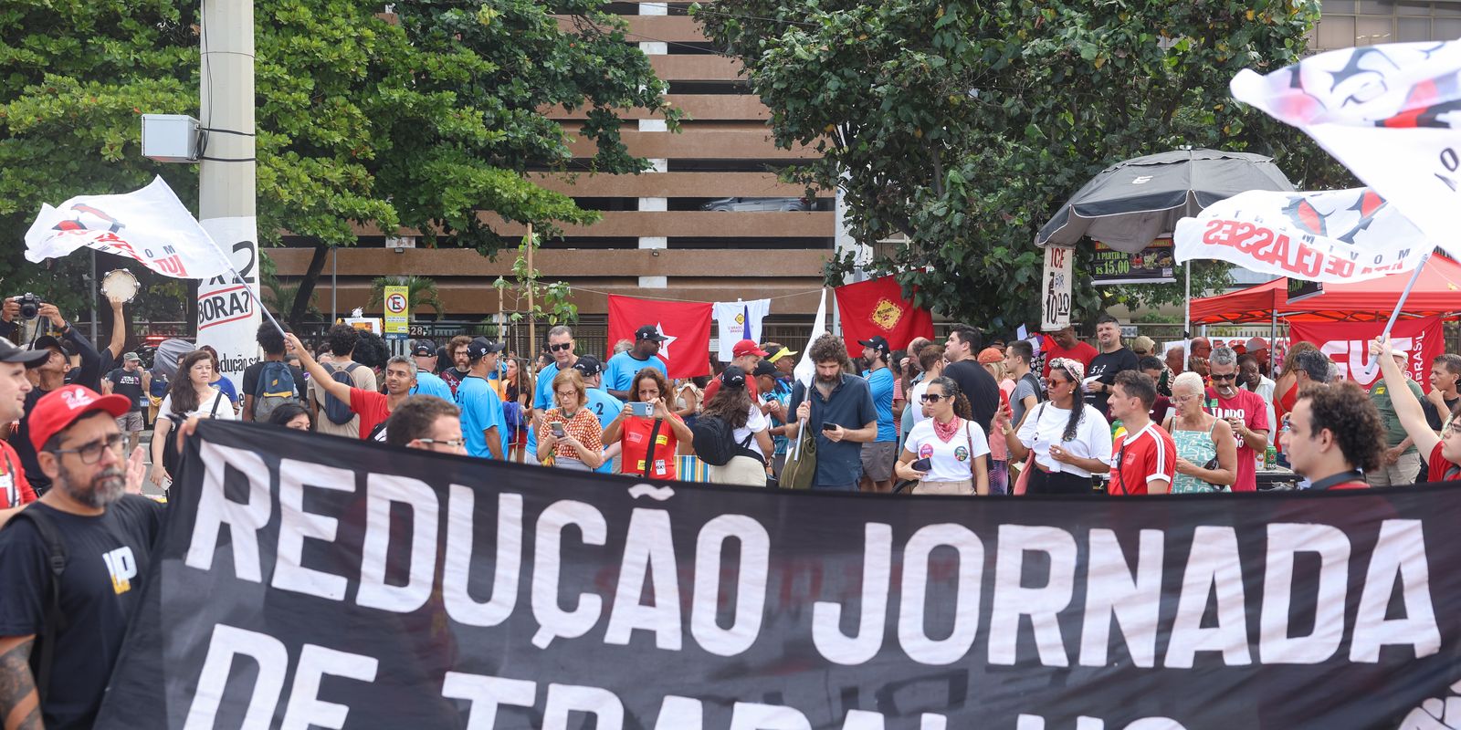 Redução da jornada 6x1 gera debates e mudanças no Brasil