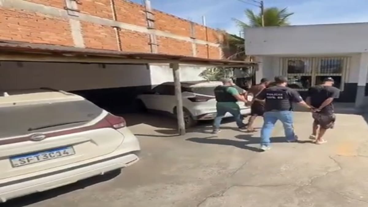 Polícia Civil prende dois suspeitos por extorsão e retenção ilegal de motocicleta em Marataízes