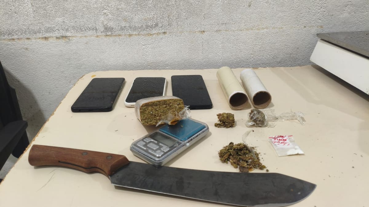 Homem é preso por tráfico de drogas após abordagem em residência em Santa Catarina