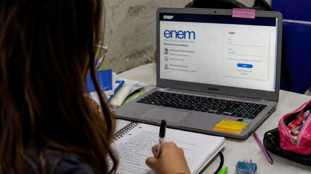 Rede Estadual do Espírito Santo inicia aulões presenciais de Redação para preparação ao Enem 2026