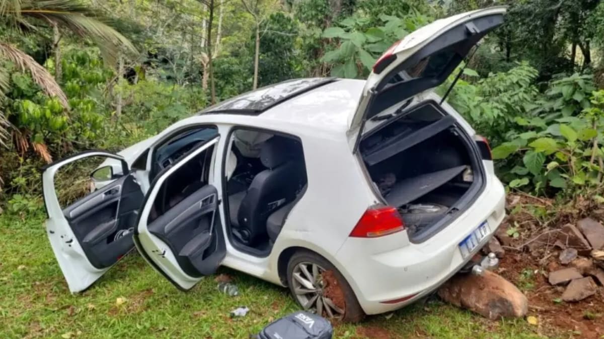 Suspeito é preso com quase 25 quilos de cocaína após fuga pela contramão na BR-282 em Santa Catarina
