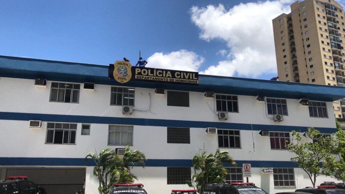 Homem é preso após tentativa de homicídio com facão em transportadora na Serra