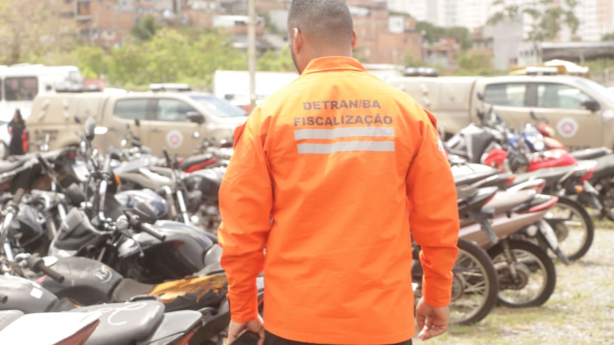 Projeto na Alba prevê até 45 minutos para motoristas regularizarem pendências em blitzes na Bahia