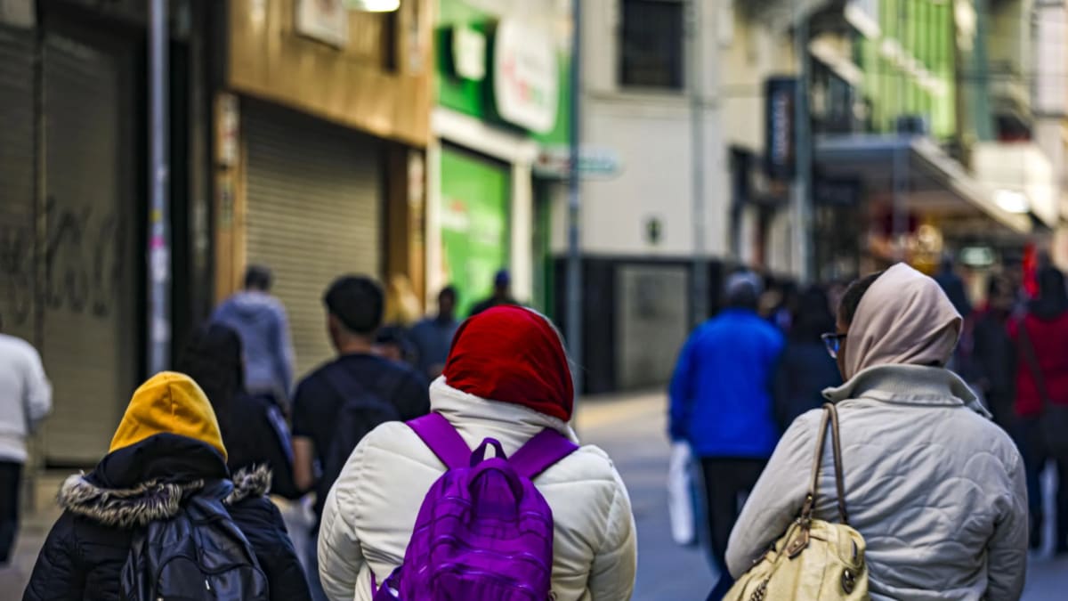 Rio Grande do Sul enfrenta frio intenso e geada generalizada com tempo firme nesta quarta-feira