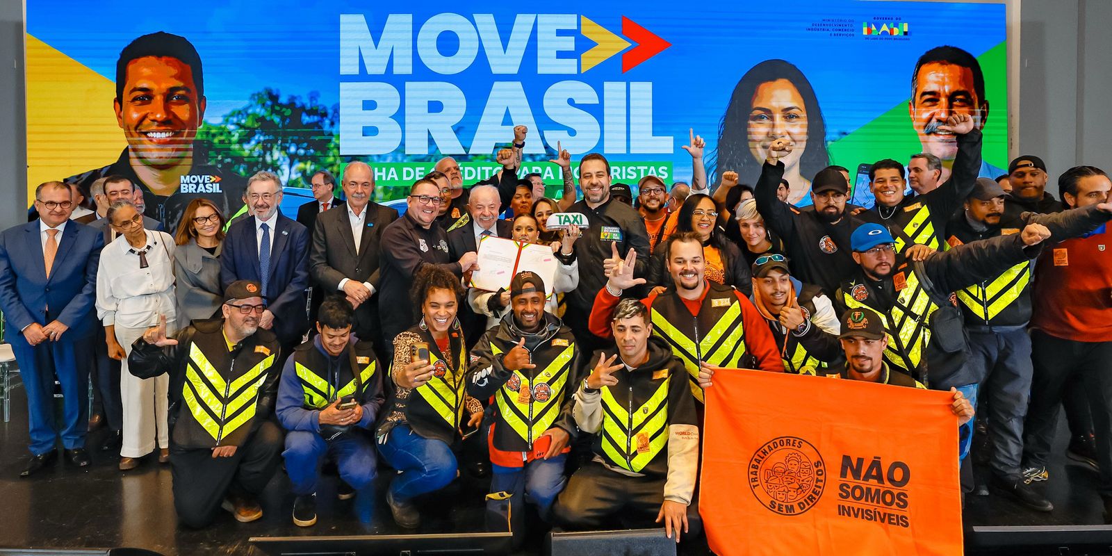 Lula lança linha de crédito para motoristas de aplicativos e taxistas