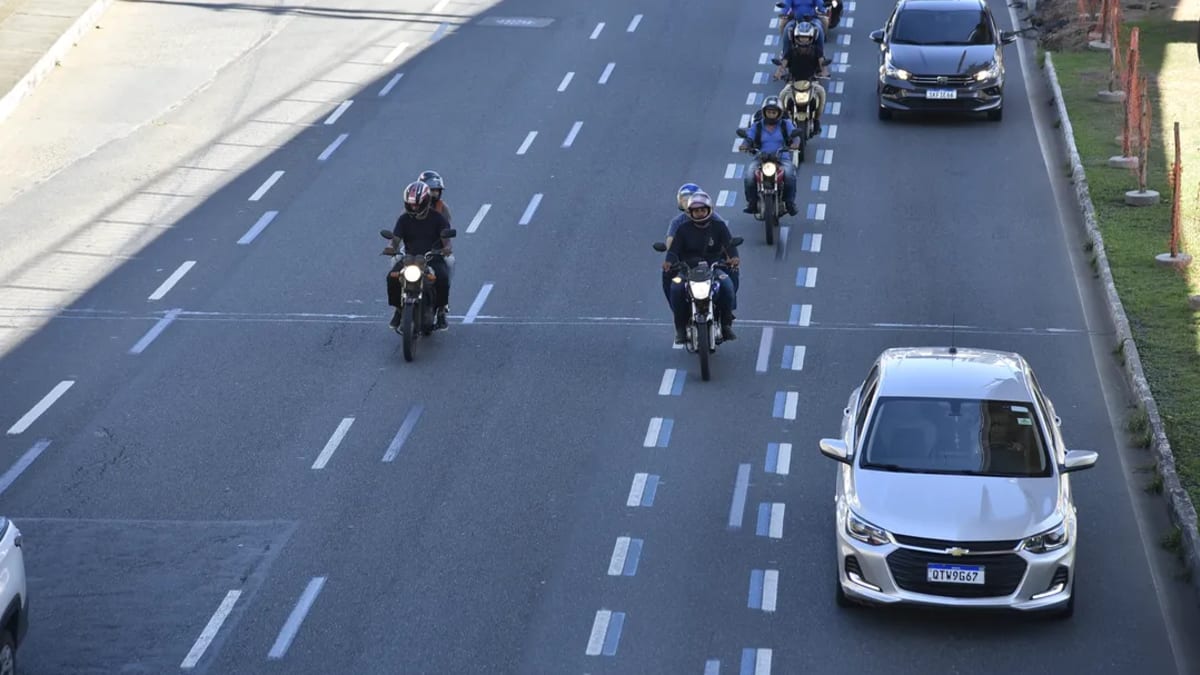 Prefeitura de Salvador avalia expansão da motofaixa para avenidas ACM e Juracy Magalhães
