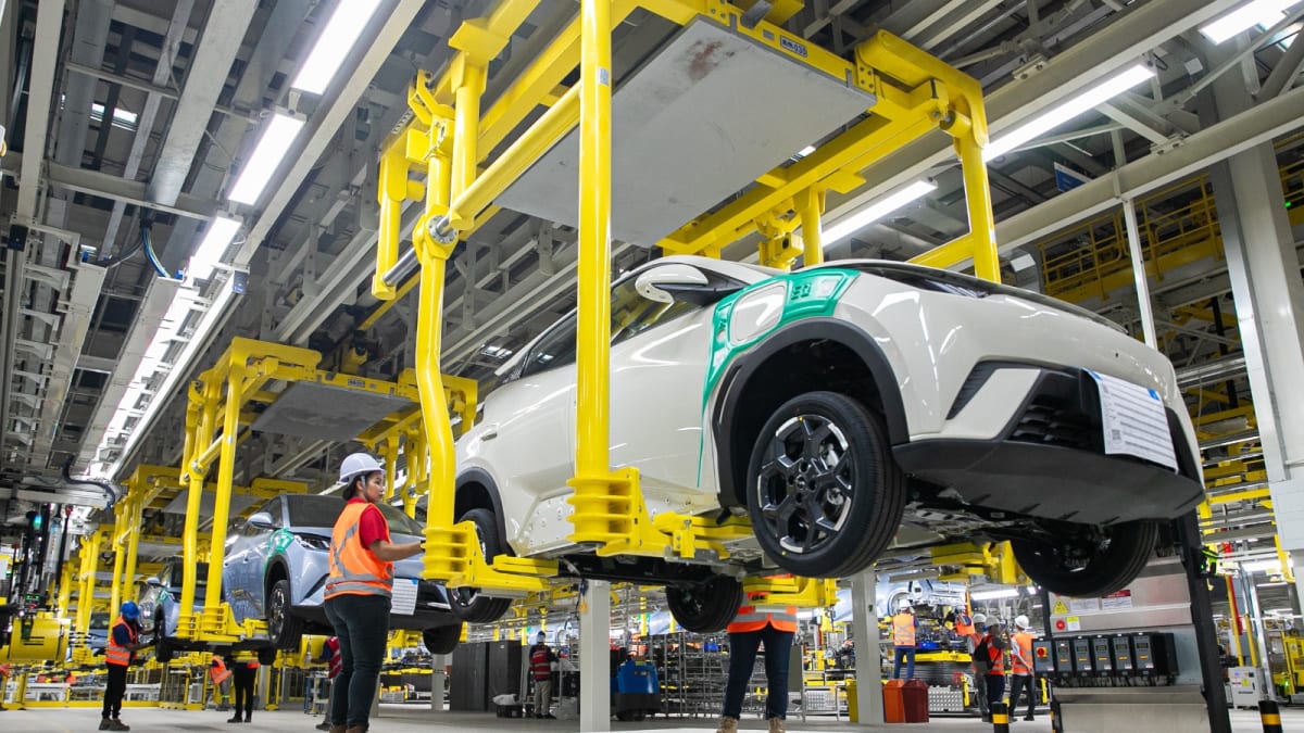 BYD abre 182 vagas em Dias d'Ávila e Camaçari para ampliar produção e logística na Bahia