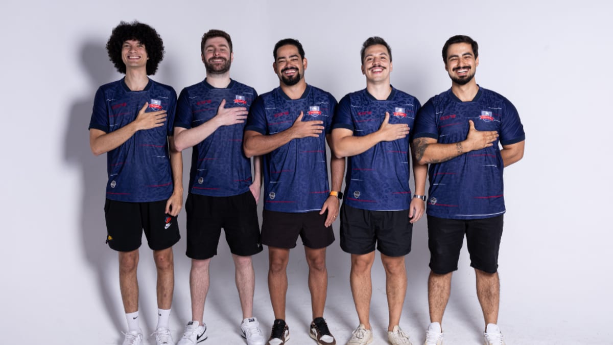 Praça JK recebe evento PelaSamba na Copa com roda de samba e pagode durante jogos do Brasil