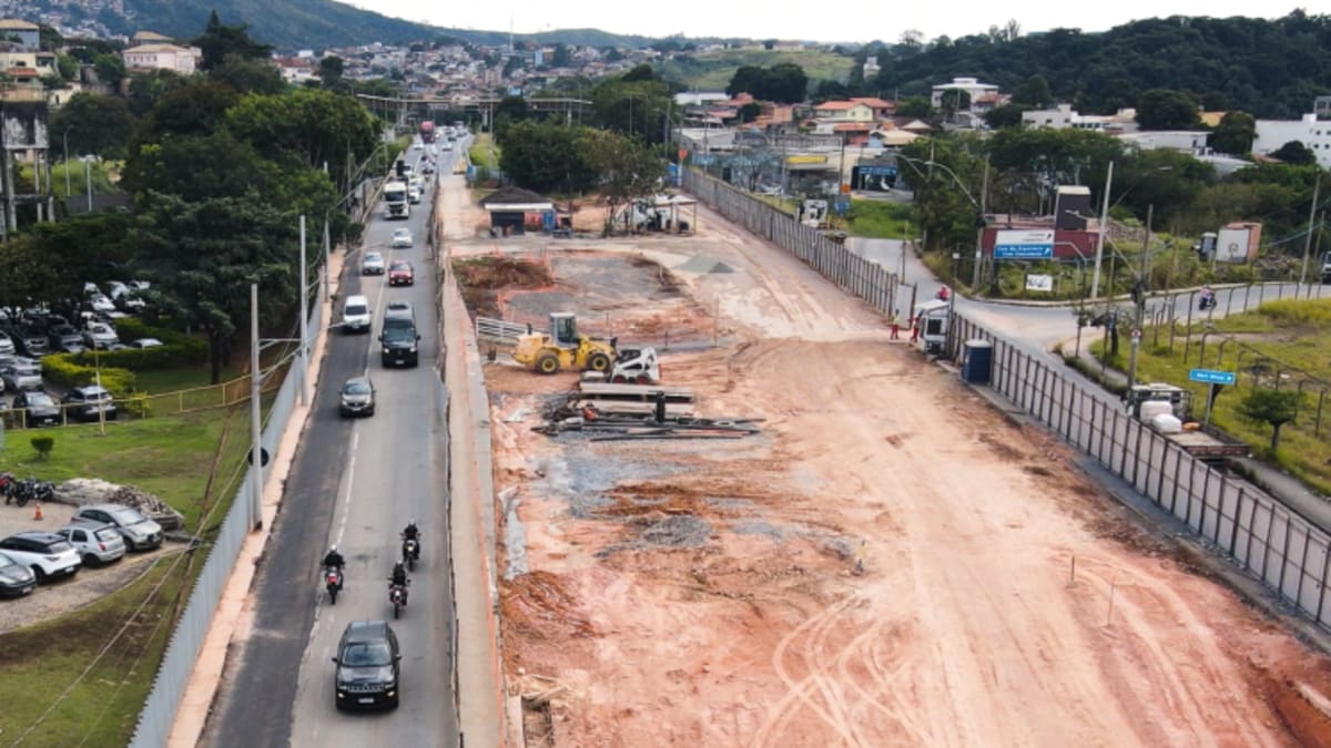 Avenida Cristiano Machado ganha nova faixa de circulação no sentido Centro em Belo Horizonte