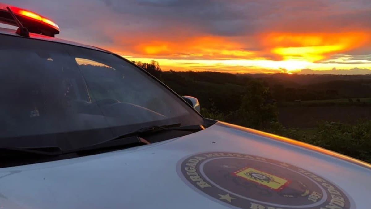 Homem com mandado de prisão em aberto é detido após tentativa de fuga em patrulhamento na Serra Gaúcha