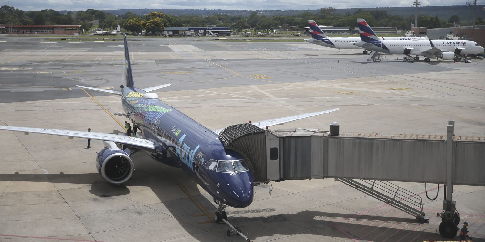 CMN aprova linha emergencial de crédito para companhias aéreas domésticas