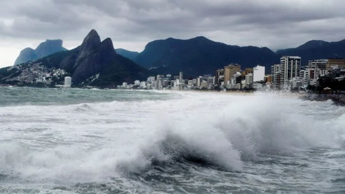 Rio entra em alerta para ressaca com ondas de até três metros a partir desta quinta-feira