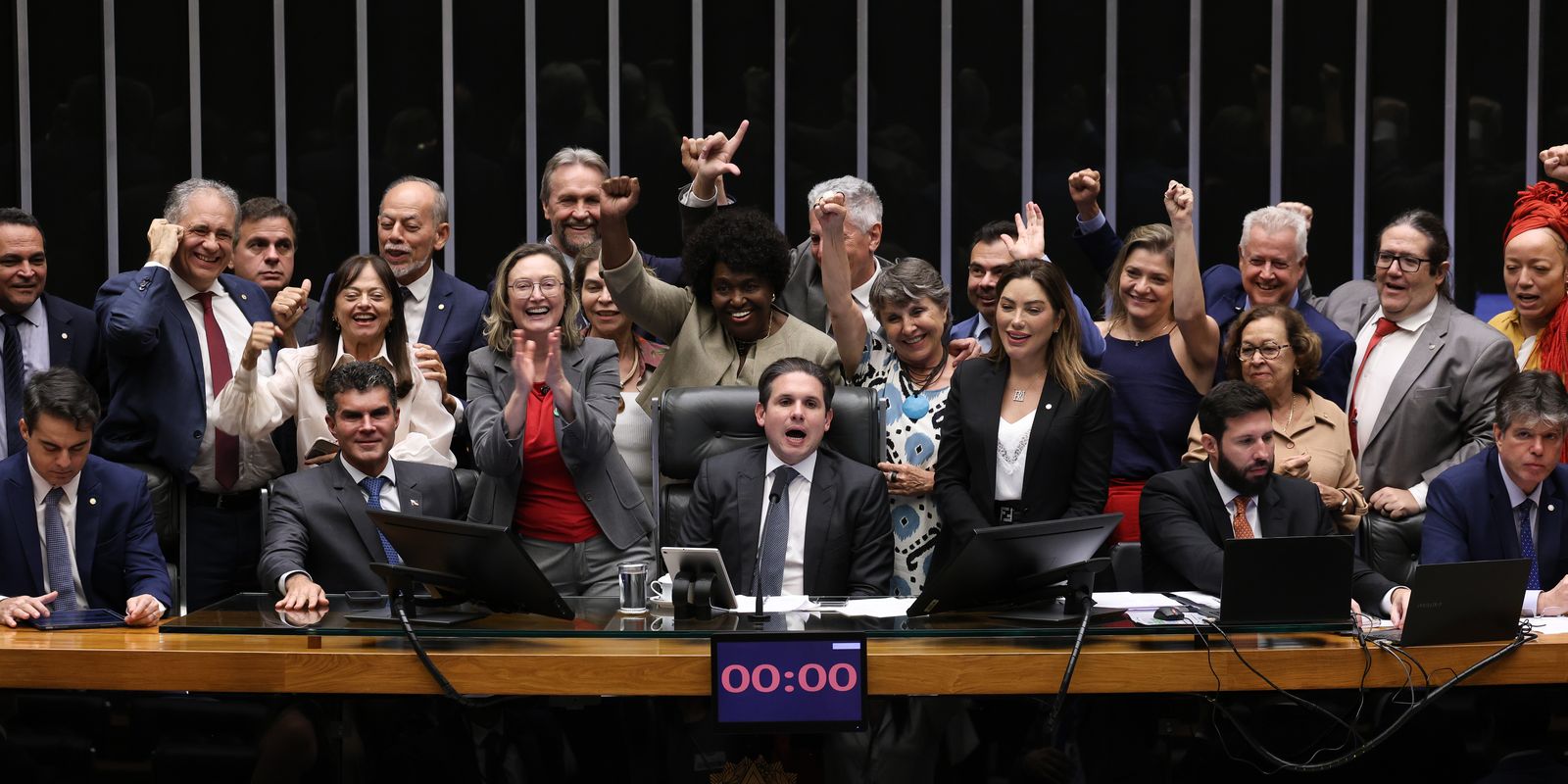 Câmara aprova prisão por aumento injustificado no preço dos combustíveis