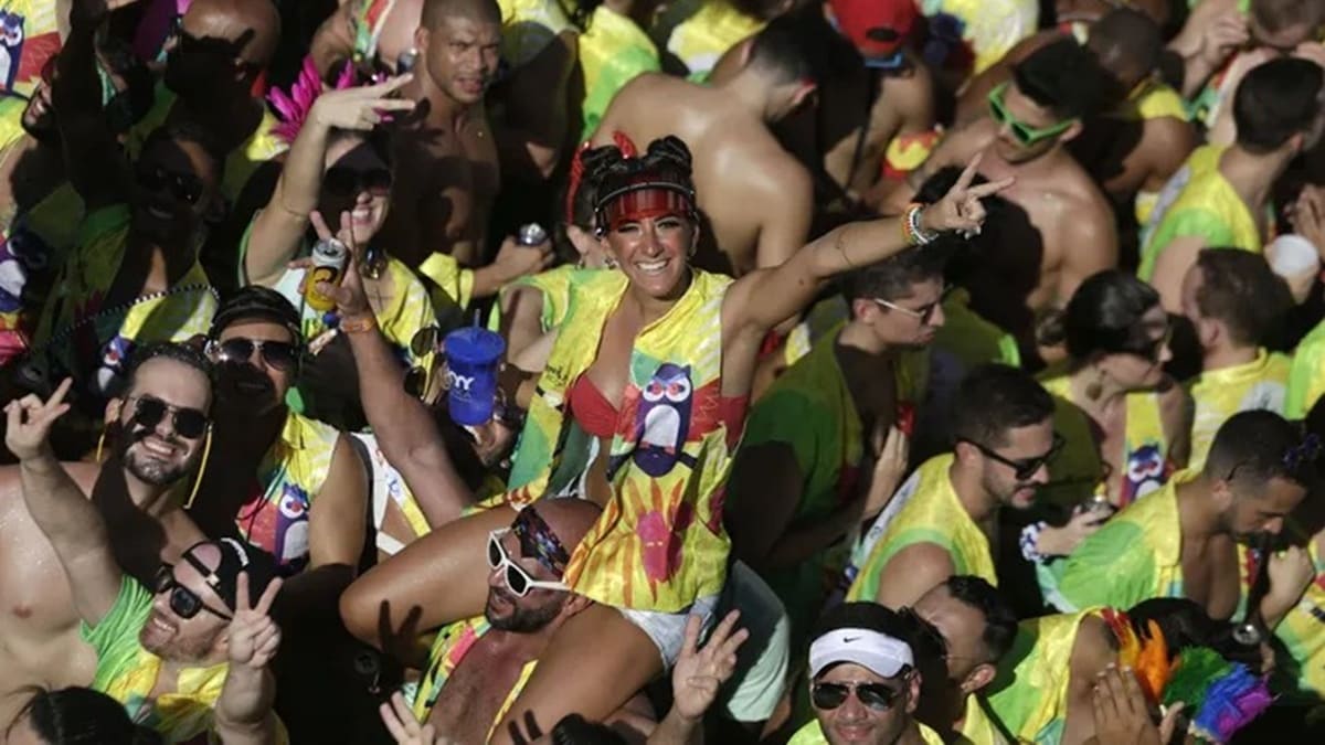 Designer destaca evolução do abadá e resgate da fantasia no Carnaval de Salvador