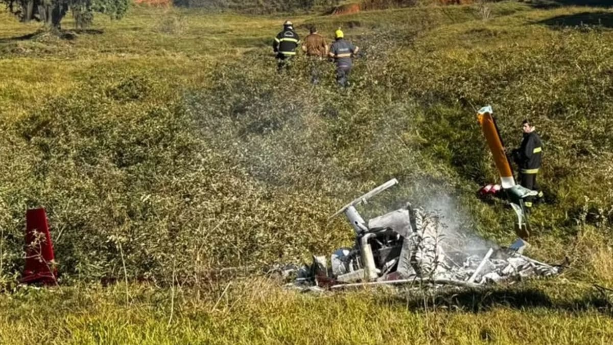 Helicóptero Robinson R44 cai em área rural de Testo Central, em meio a nevoeiro