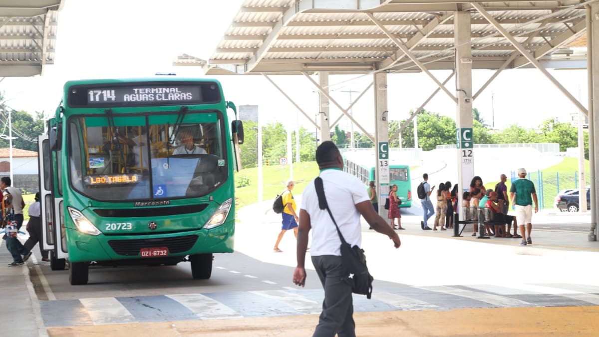 Greve geral dos ônibus em Salvador provoca paralisação após sete anos