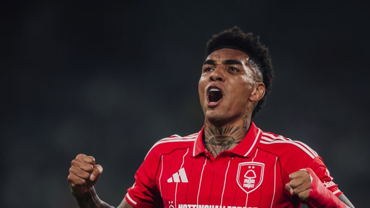 Igor Jesus é um dos artilheiros do torneio vencido pelo Aston Villa