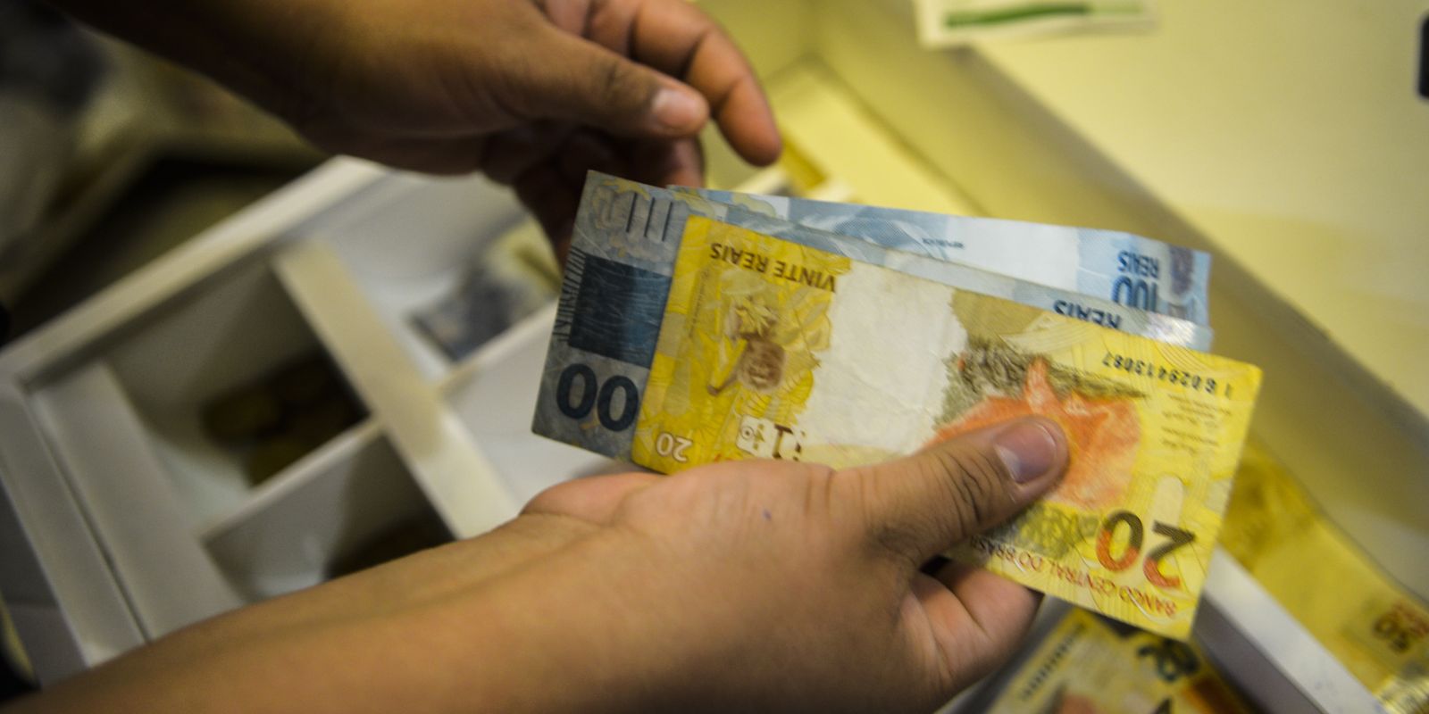 Novo Desenrola renegocia R$ 12 bilhões em dívidas de famílias e Fies