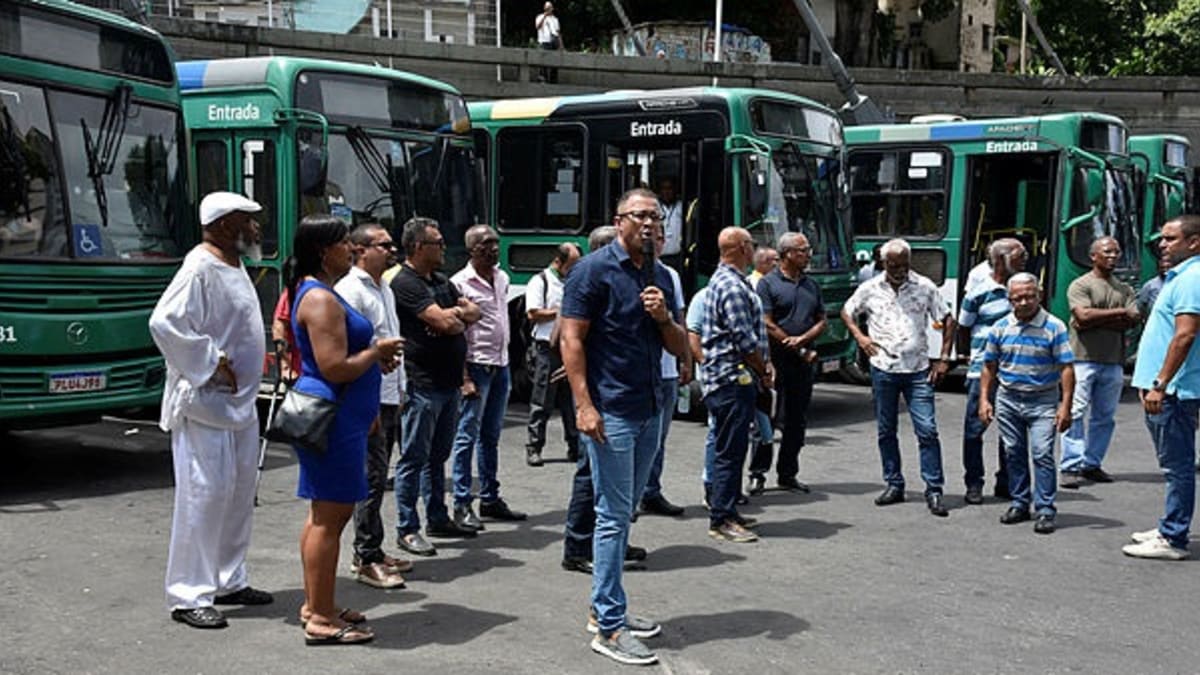 Rodoviários de Salvador discutem mudança na escala de trabalho após greve de oito horas