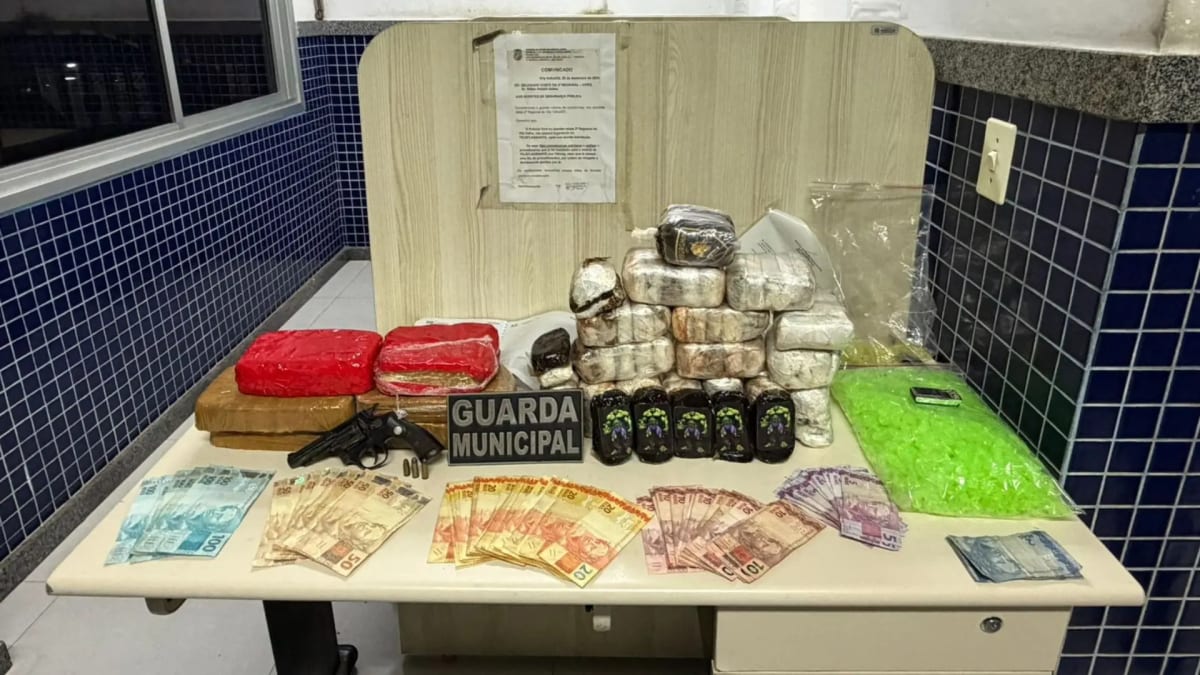 Guarda Municipal encontra crianças sozinhas em casa com drogas e arma em Vila Velha