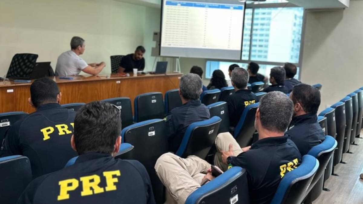 PRF realiza reunião para alinhar estratégias de segurança viária nas rodovias federais do Espírito Santo