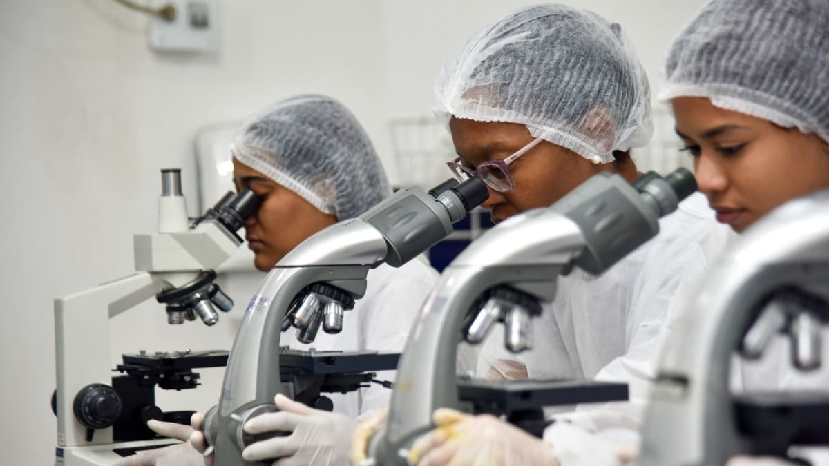 Faetec abre 3.749 vagas para cursos técnicos, graduação tecnológica, especializações e EJA