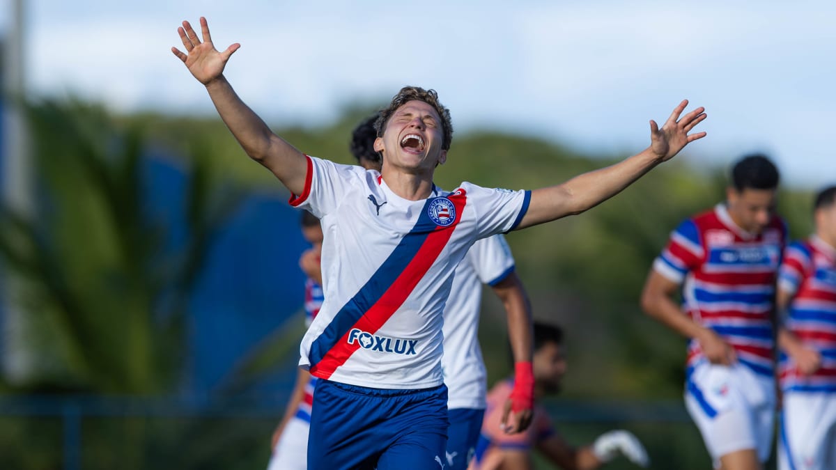 Jovem promessa do Bahia marca gol de letra e ajuda time a vencer Fortaleza no Brasileirão Sub-20